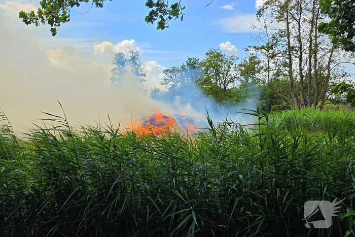 Grote rookontwikkeling door buitenbrand