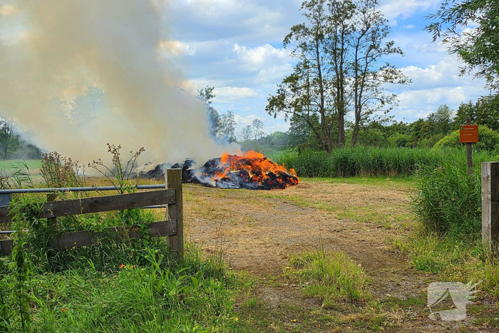 Grote rookontwikkeling door buitenbrand