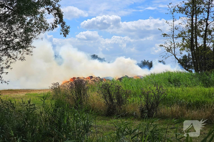 Grote rookontwikkeling door buitenbrand