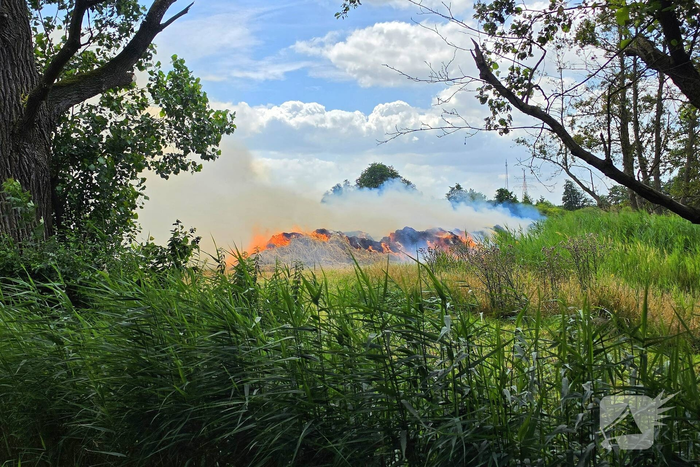 Grote rookontwikkeling door buitenbrand