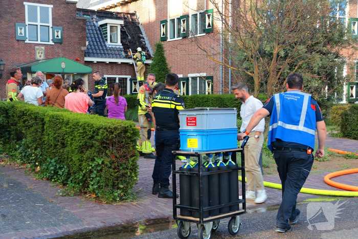 Brand in gemeentehuis vergt grote inzet brandweer