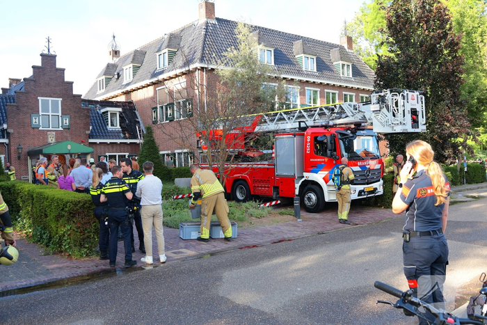 Brand in gemeentehuis vergt grote inzet brandweer