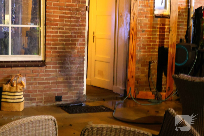 Brandweer ingezet na explosie bij woning