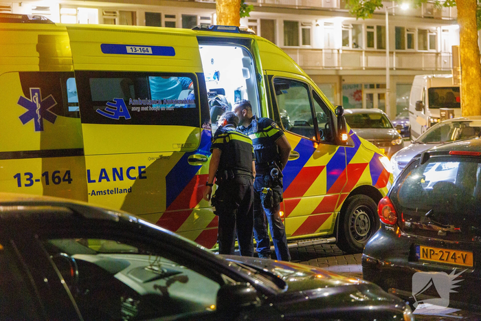 Steekincident in flatgebouw laat één gewonde achter