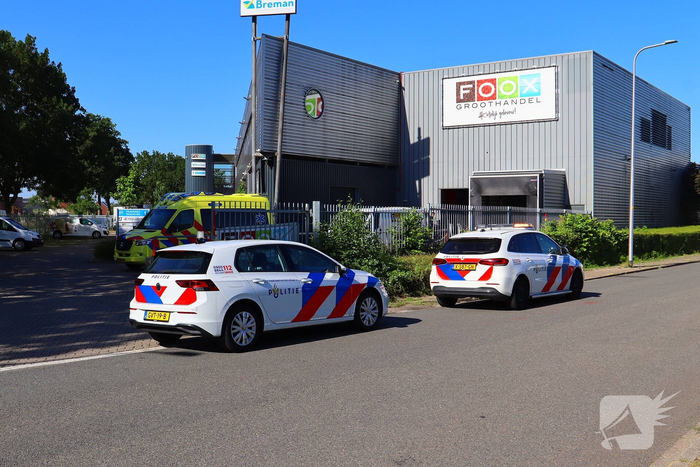 Ongeval tussen busje en heftruck bij groothandel
