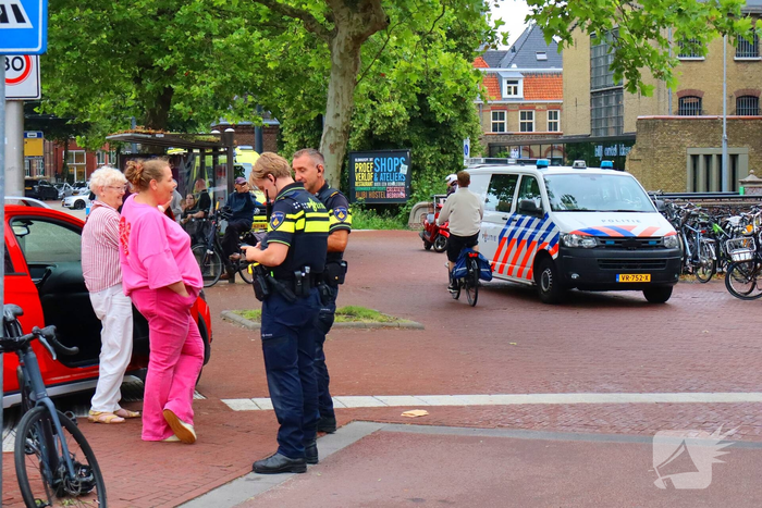Wielrenner in botsing met personenauto