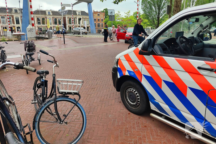 Wielrenner in botsing met personenauto