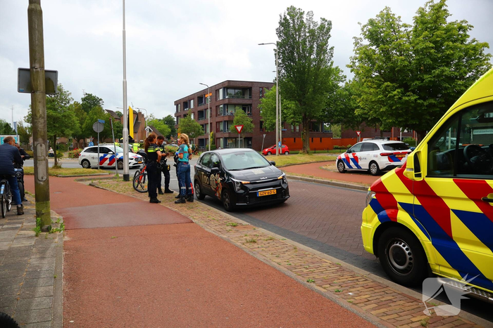 Fietser gewond bij botsing met maaltijdbezorger bij rotonde