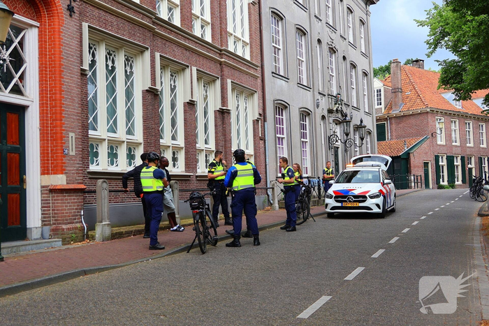 Handhavers houden verdachten aan na diefstal