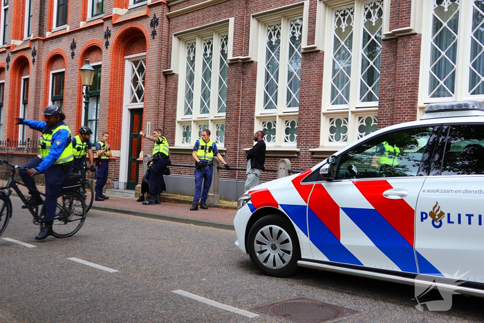 Handhavers houden verdachten aan na diefstal