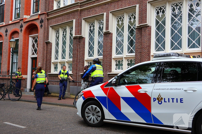 Handhavers houden verdachten aan na diefstal