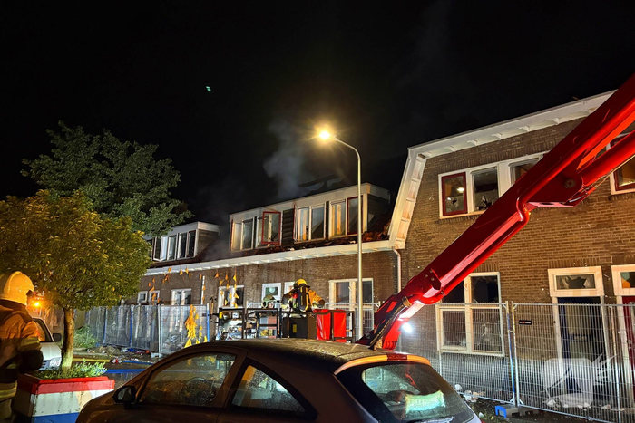Brand in sloopwoningen onder controle
