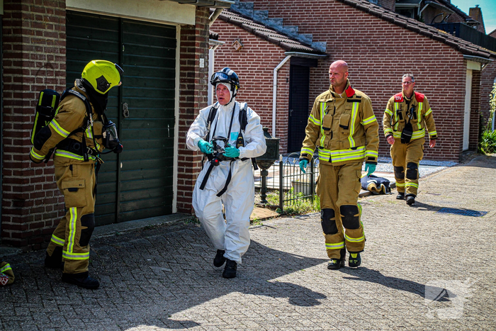 Persoon uit ernstig vervuilde woning gehaald