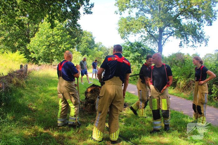 Hooibaal in brand gestoken