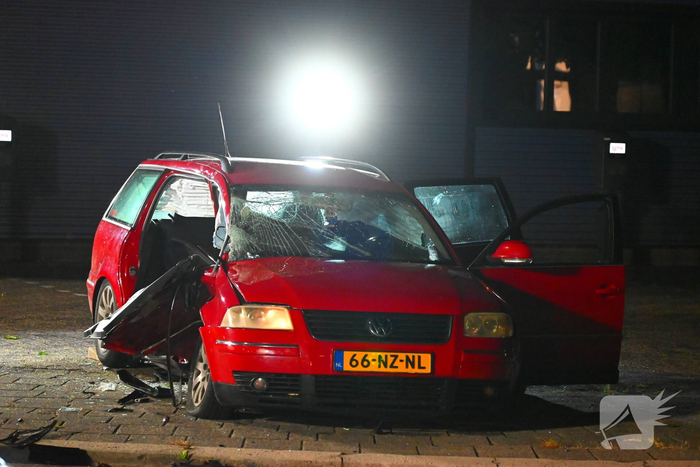 Brandweer bevrijdt bekneld slachtoffer na zware aanrijding