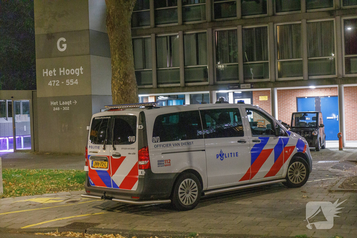 Steekincident in flat leidt tot gewonde en arrestatie