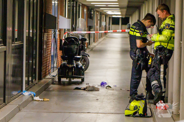 Steekincident in flat leidt tot gewonde en arrestatie