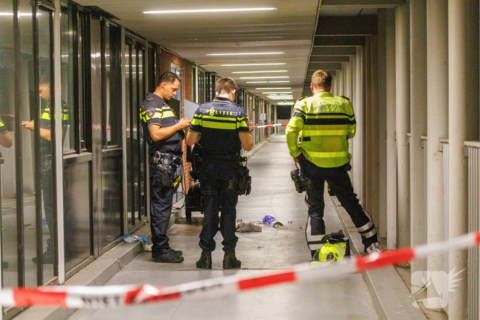 Steekincident in flat leidt tot gewonde en arrestatie
