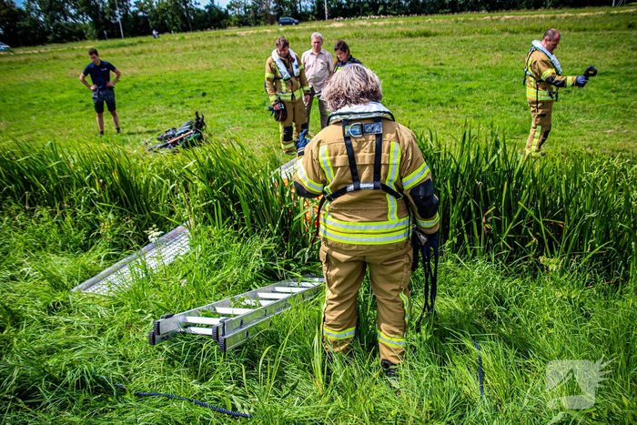 Brandweer zoekt naar slachtoffer na vondst scooter