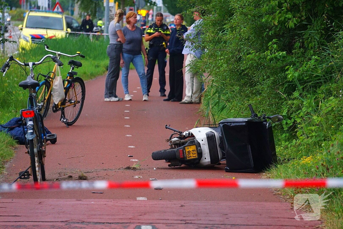 Scooterijder gewond bij aanrijding met auto