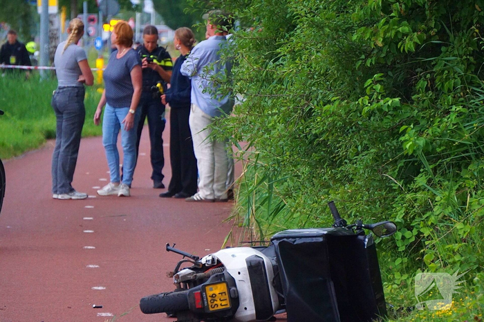 Scooterijder gewond bij aanrijding met auto