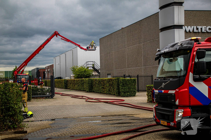 Brand in container leidt tot grote rookontwikkeling