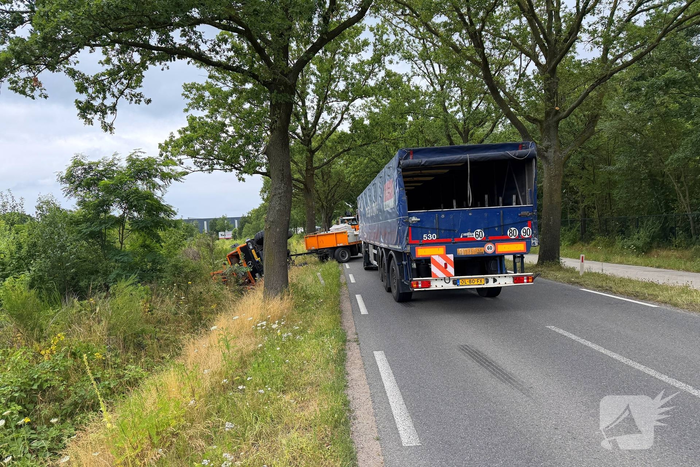 Vrachtwagen veroorzaakt ongeval met gewonde bestuurder