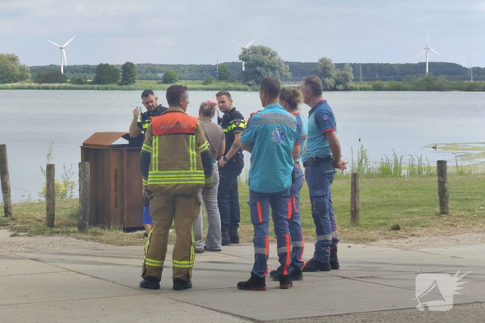 Persoon uit rivier gered nadat waterscooter zinkt