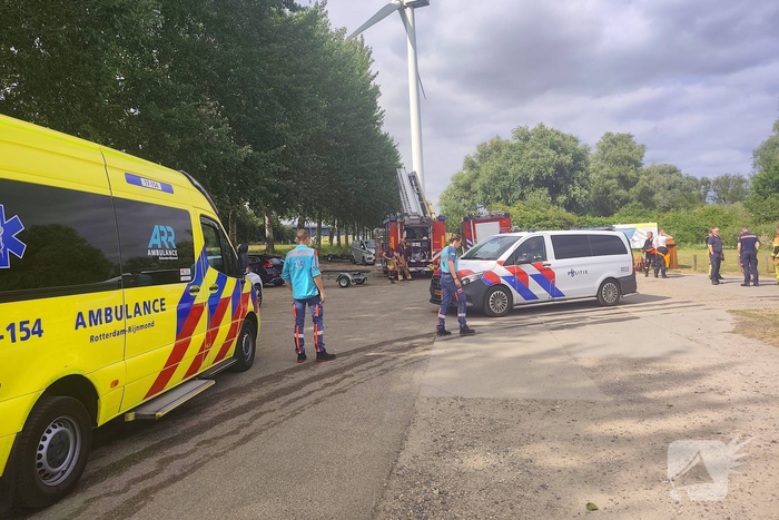 Persoon uit rivier gered nadat waterscooter zinkt