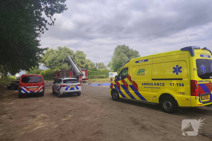 Persoon uit rivier gered nadat waterscooter zinkt