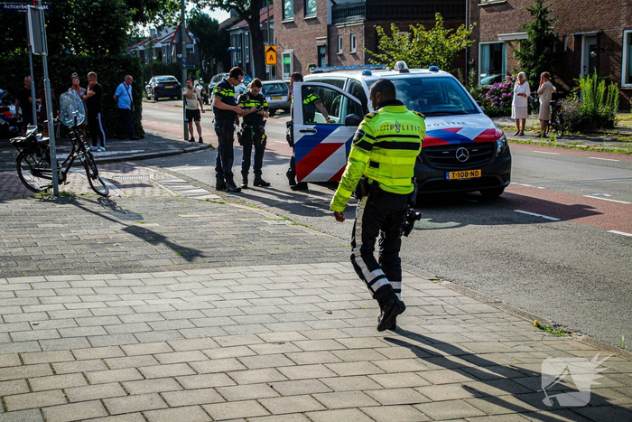 Bestuurder rijdt door na aanrijding met fietser