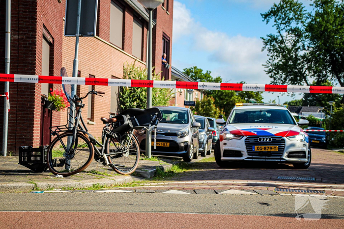 Bestuurder rijdt door na aanrijding met fietser
