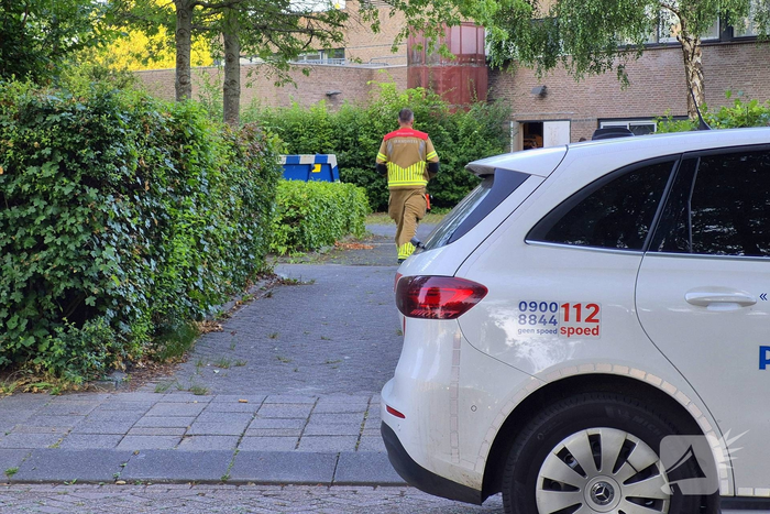 Brandweer assisteert politieagenten in kogelwerende vesten