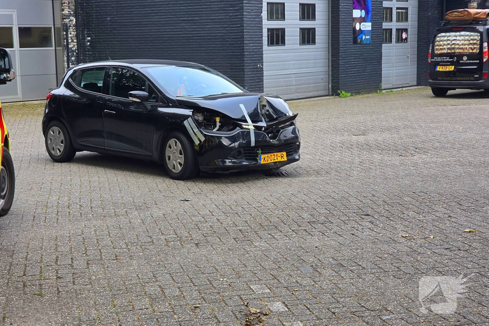 Bestuurder na aanrijding naar tankstation gereden
