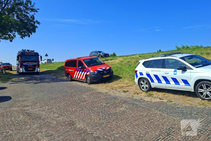 Brand verwoest jachtboot op rivier