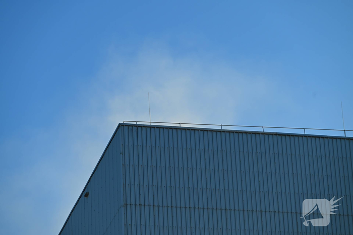 Brandweer bestrijdt zeer grote brand