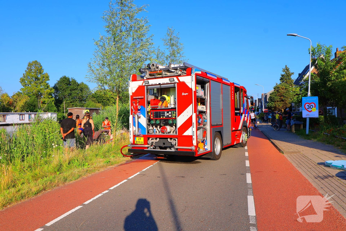 Opvarende loopt brandwonden op door brand in boot