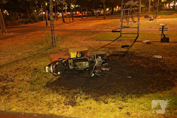 Brand in elektrische scooters mogelijk veroorzaakt door brandstichting