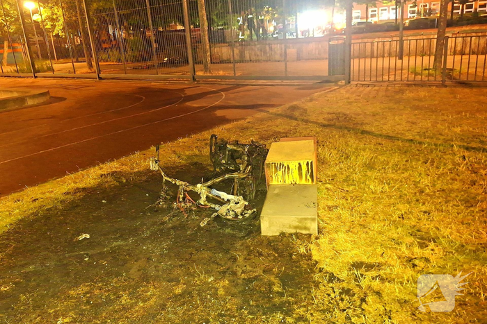 Brand in elektrische scooters mogelijk veroorzaakt door brandstichting