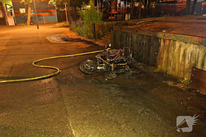 Brand in elektrische scooters mogelijk veroorzaakt door brandstichting