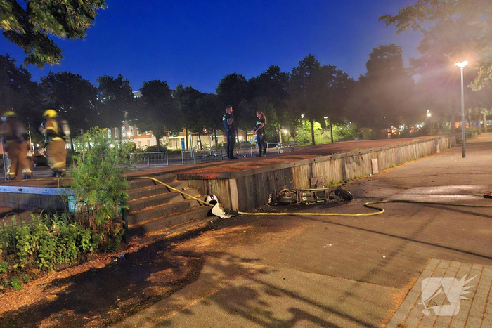 Brand in elektrische scooters mogelijk veroorzaakt door brandstichting