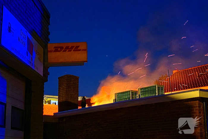 Gebouwbrand zorgt voor uitdagende situatie voor hulpdiensten