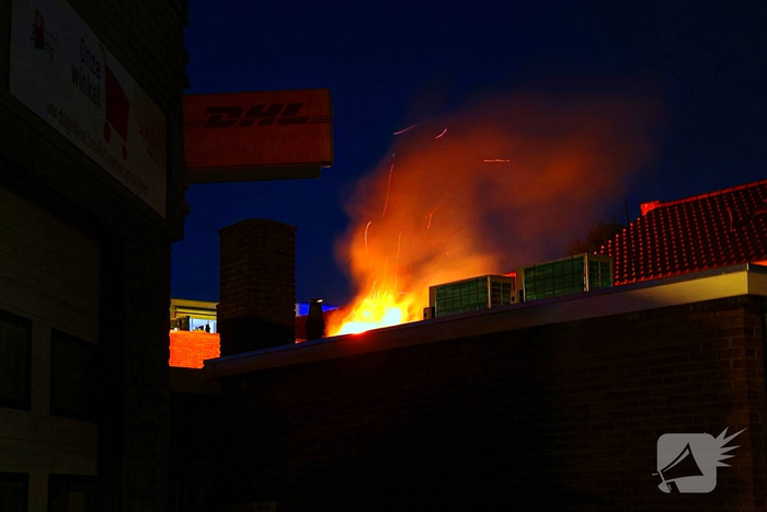 Gebouwbrand zorgt voor uitdagende situatie voor hulpdiensten