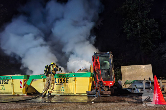 Containerbrand veroorzaakt grote rookontwikkeling