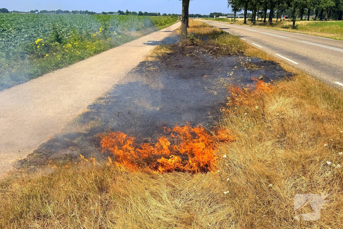 Brand in berm veroorzaakt alarmering
