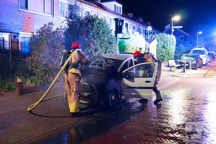 Brand in auto snel onder controle