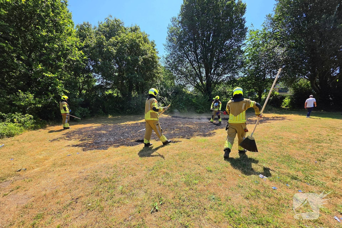 Omstanders doven brand voor aankomst brandweer