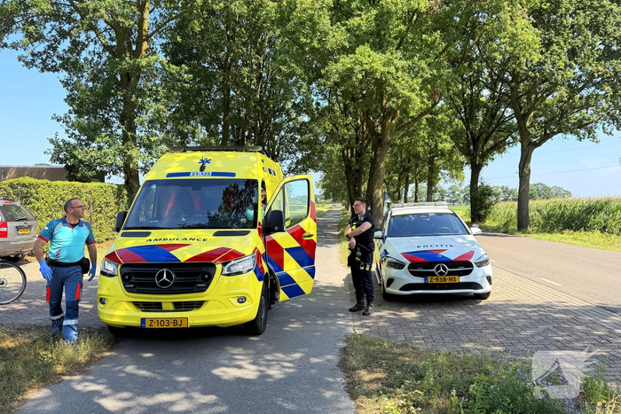 Bestelbus in brand op drukke weg