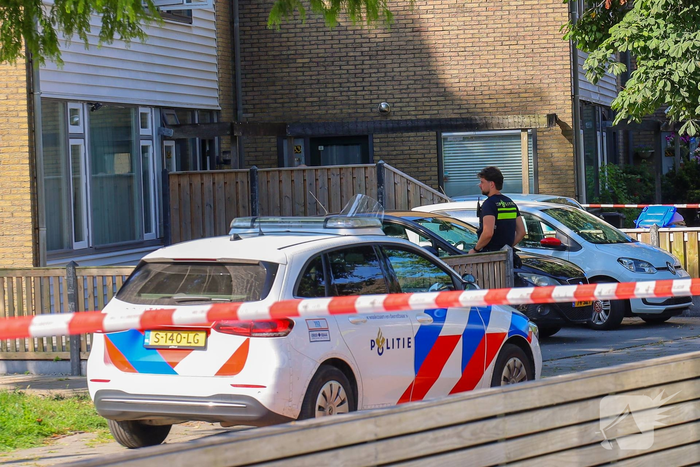 Steekincident leidt tot gewonde en zoektocht naar dader