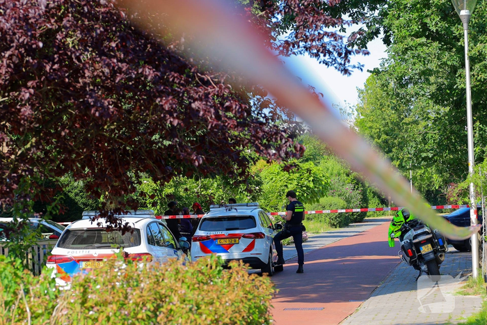 Steekincident leidt tot gewonde en zoektocht naar dader